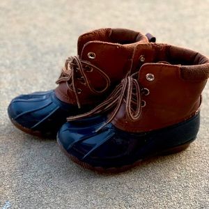 Duck boots